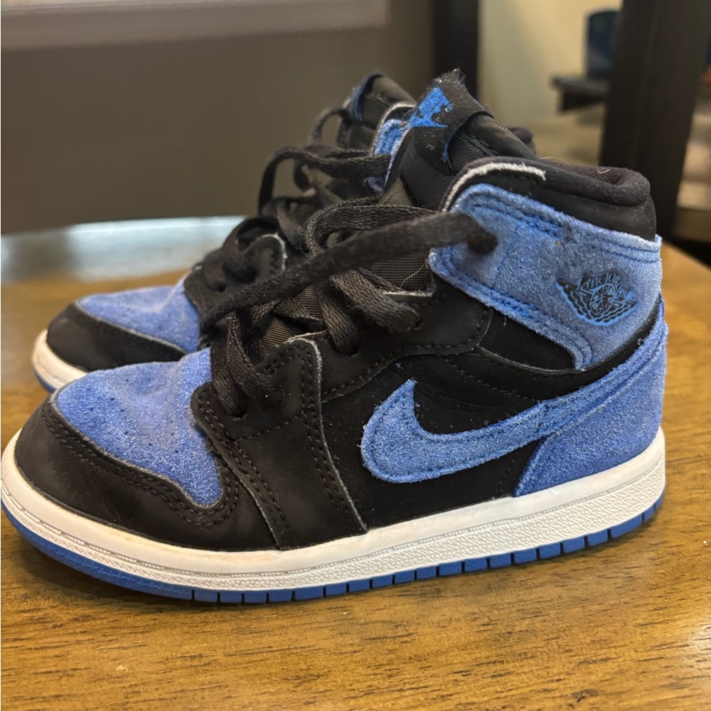 NIKE Toddler Size 9, Retro Blue High Top Air Jordan Sneakers